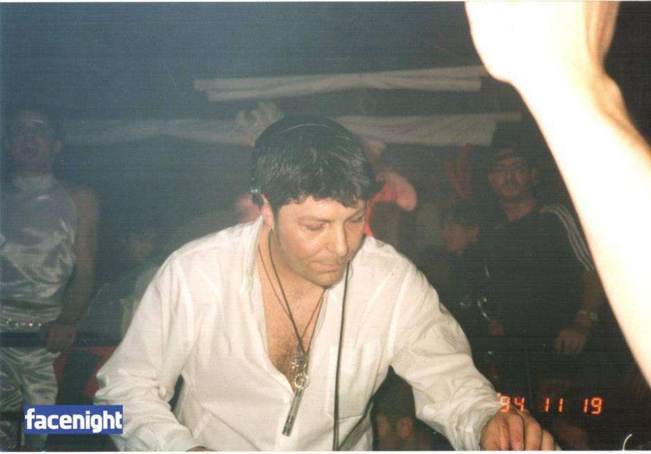 Claudio Coccoluto al Peter Pan di Riccione nel 1994  © Facenight www.facenight.it